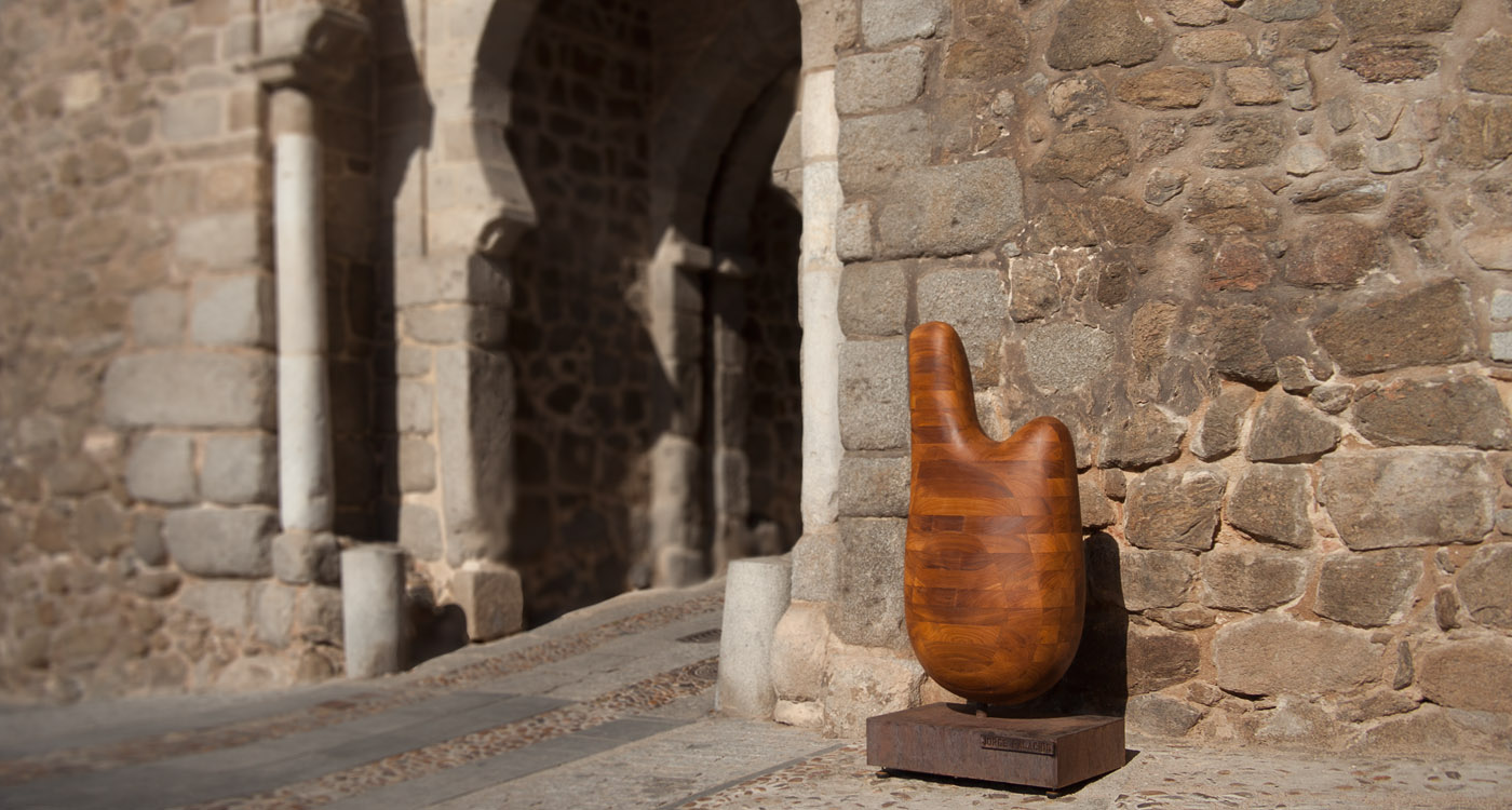 Sculpture  by Jorge Palacios in dialogue with the city of Toledo